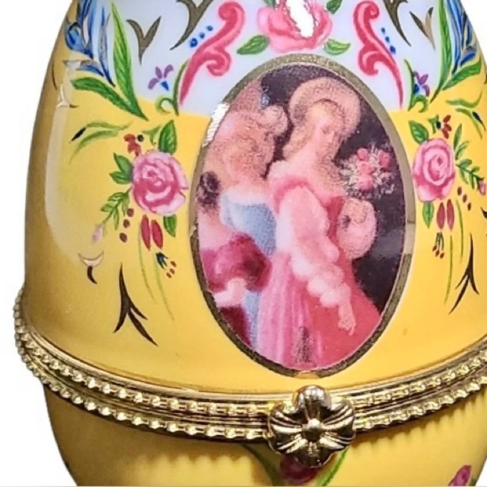 Jean Desprez Bal a Versailles 2003 Porcelain Hinged Rare Vintage Trinket Egg - Picture 9 of 9